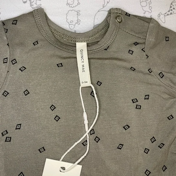 Quincy Mae short sleeve bodysuit - Picture 3 of 4